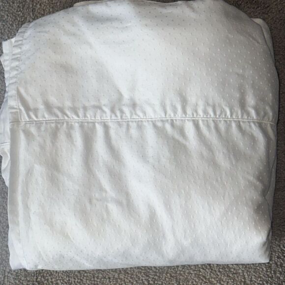 Martha Stewart Queen Egyptian Cotton Flat Sheet  with Textured Polka Dots - Picture 2 of 6